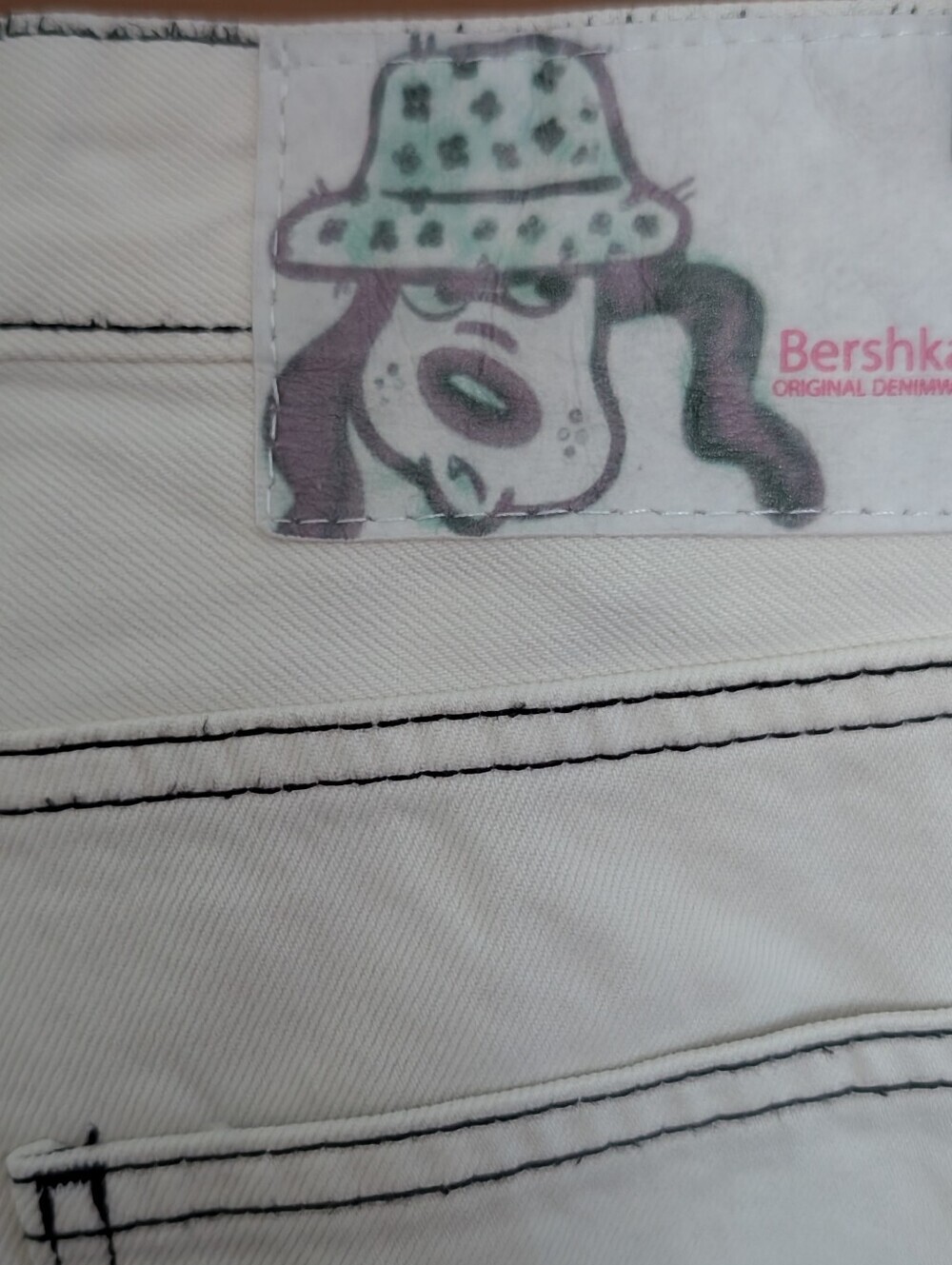 Bershka Cream/White Jeans with Pink & Muted Green Print *30 *NWT - Picture 5 of 5